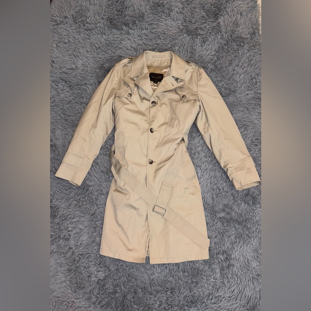 Botany 500 trench coat Vintage Men’s 40 Removable Wool Lining Silk Sleeve Lining